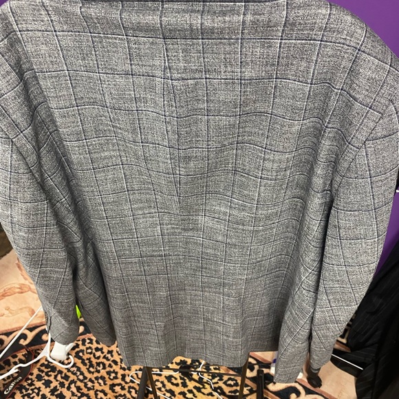 Black and gray two button checkered sports coat size 52 - Picture 2 of 6